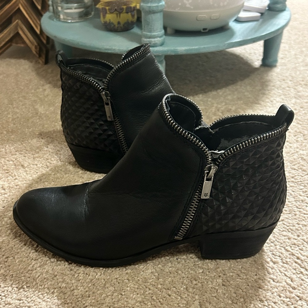 Lucky Brand Black Leather Textured Ankle Booties Boots Size 8